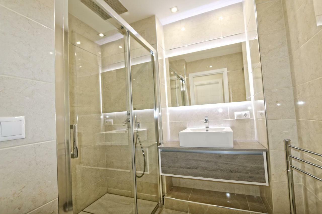 Beachfront Luxury Apartment, Puerto Banus, Марбеля Екстериор снимка