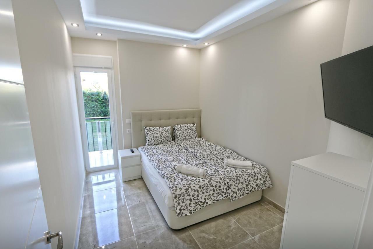 Beachfront Luxury Apartment, Puerto Banus, Марбеля Екстериор снимка