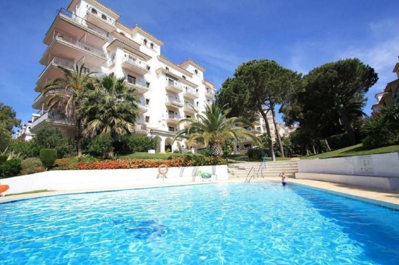 Beachfront Luxury Apartment, Puerto Banus, Марбеля Екстериор снимка