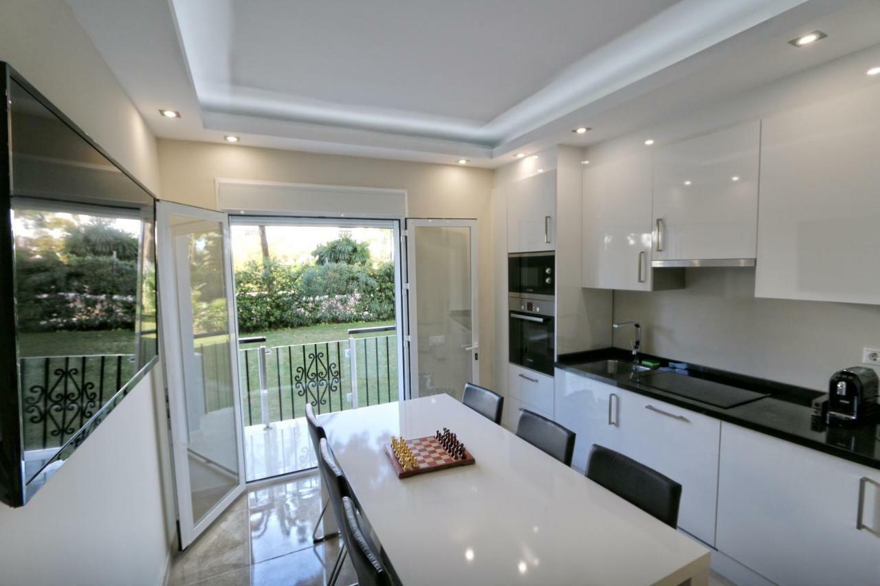 Beachfront Luxury Apartment, Puerto Banus, Марбеля Екстериор снимка